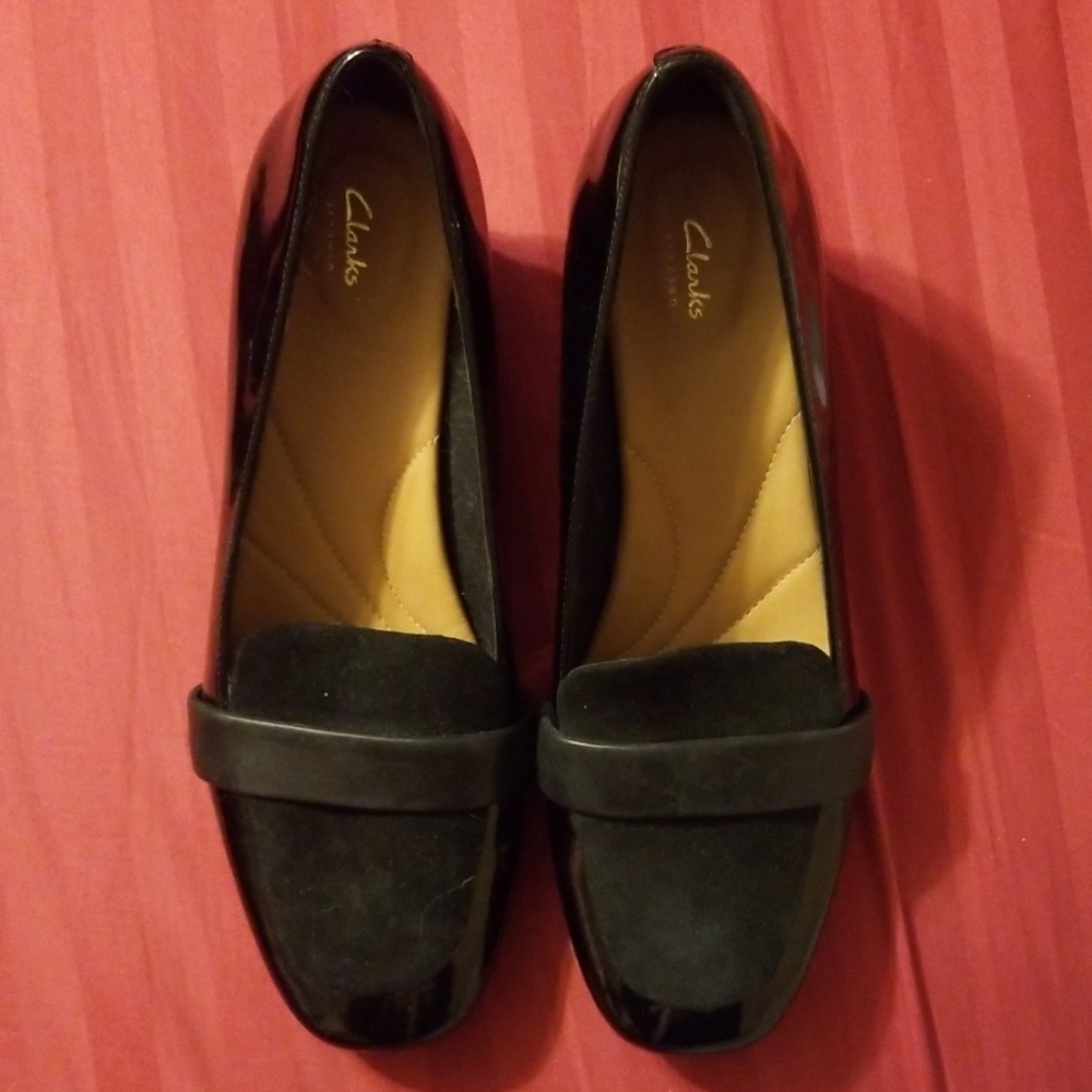 Womans Black Patton/Suede Clark's Pumps